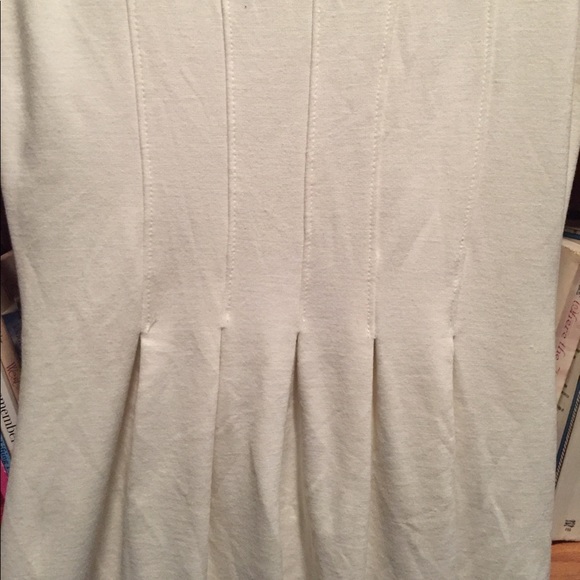 White dress - Picture 3 of 3